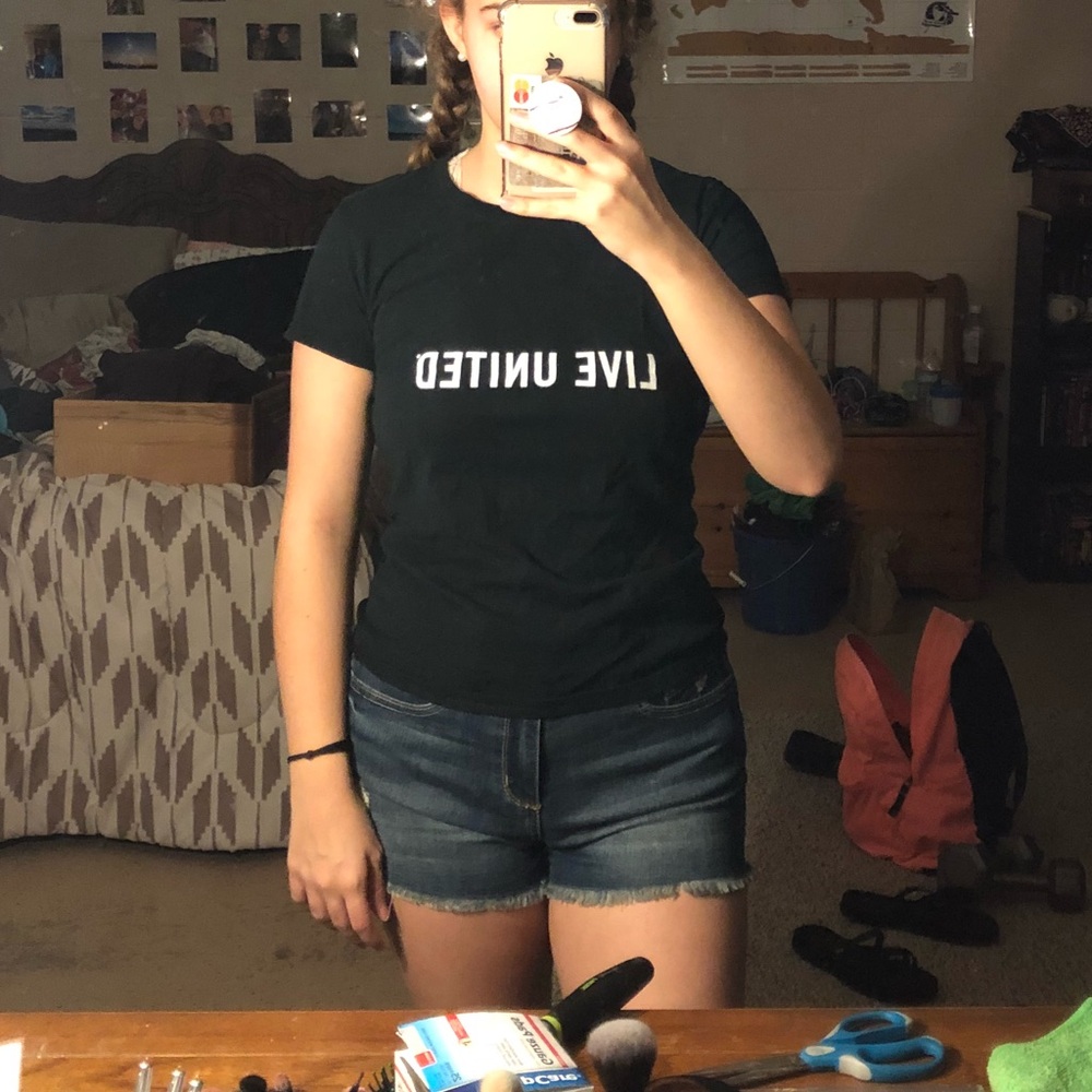 Black tee